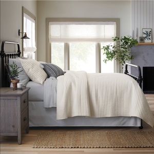 Twin sized quilt Cream off white Hearth and hand magnolia